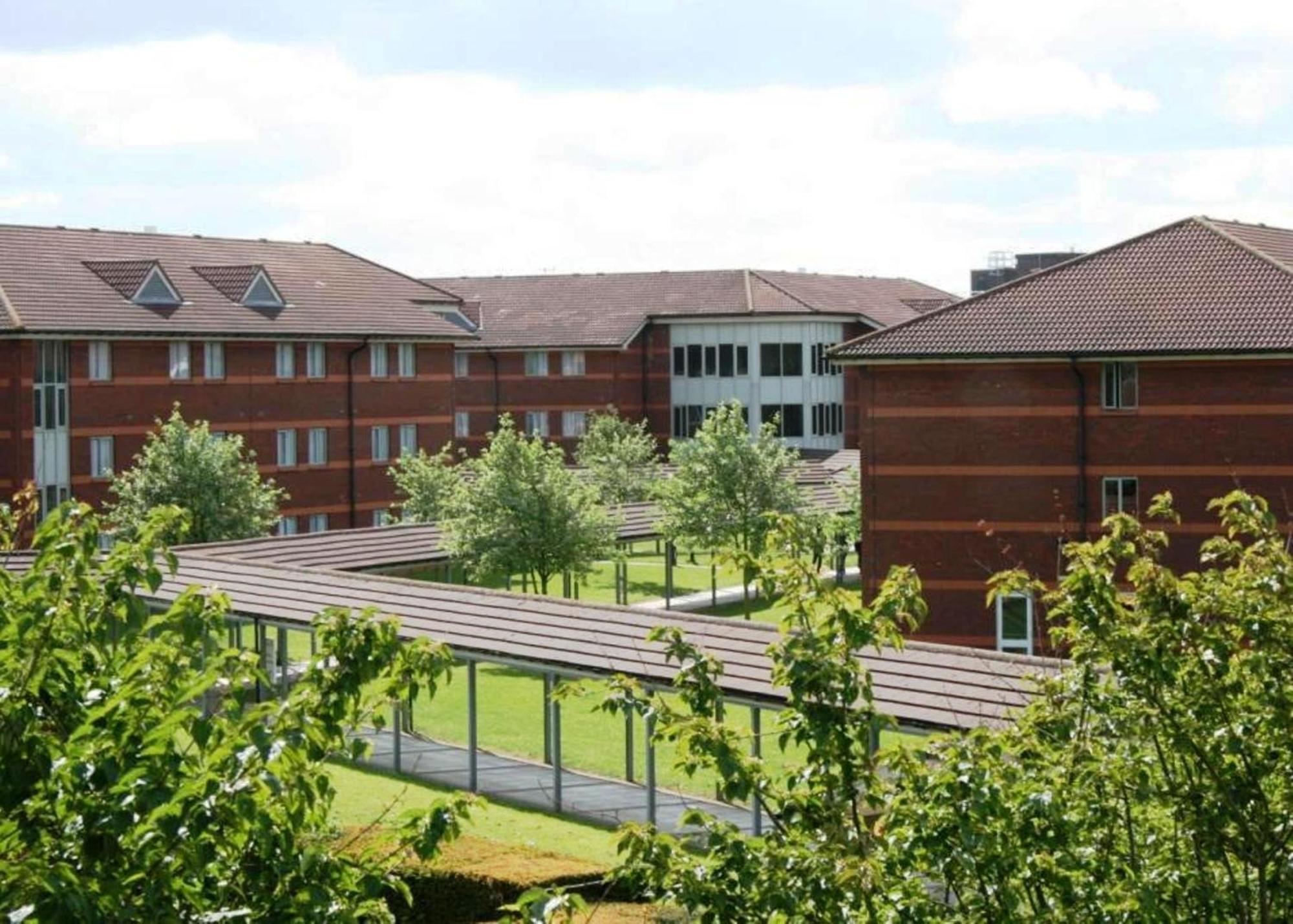 Yarnfield Park Training And Conference Centre Hotel Stone  Bagian luar foto