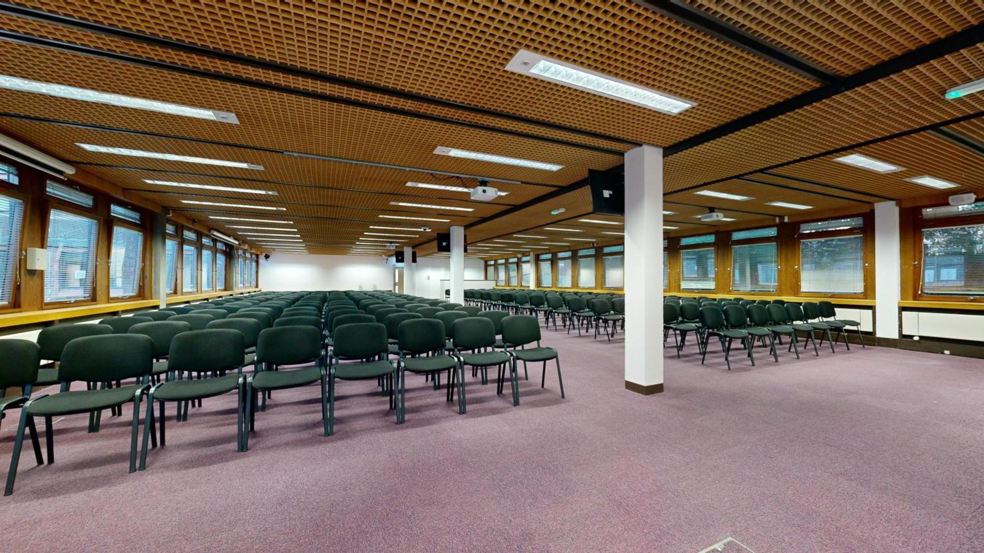 Yarnfield Park Training And Conference Centre Hotel Stone  Bagian luar foto