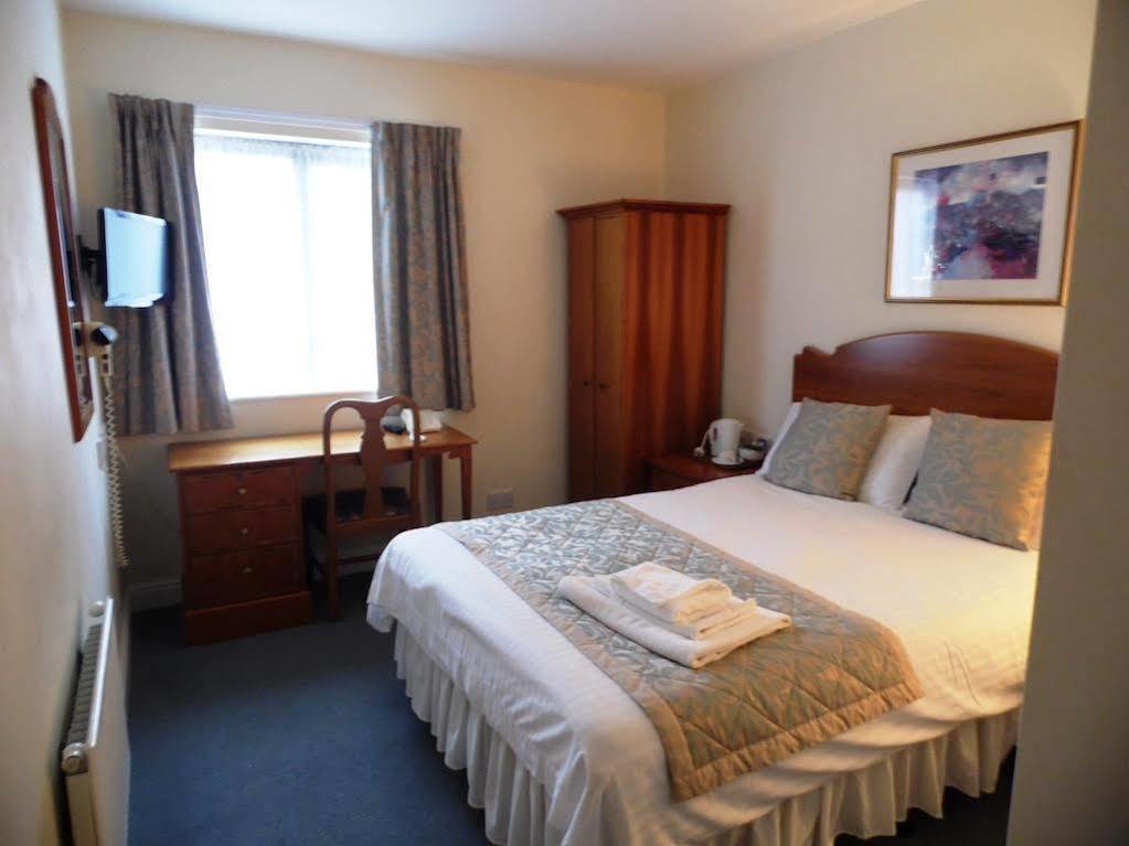 Yarnfield Park Training And Conference Centre Hotel Stone  Bagian luar foto