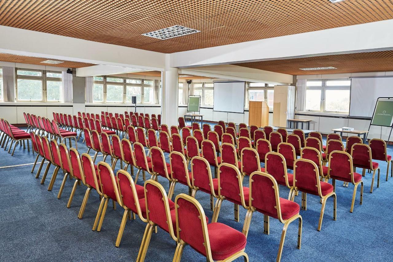 Yarnfield Park Training And Conference Centre Hotel Stone  Bagian luar foto