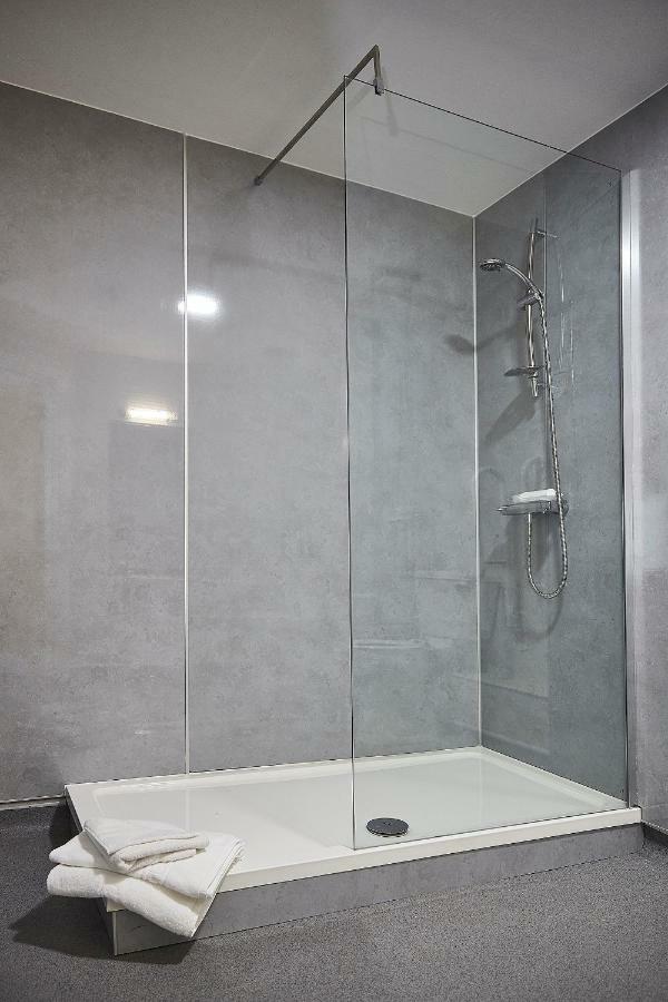 Yarnfield Park Training And Conference Centre Hotel Stone  Bagian luar foto