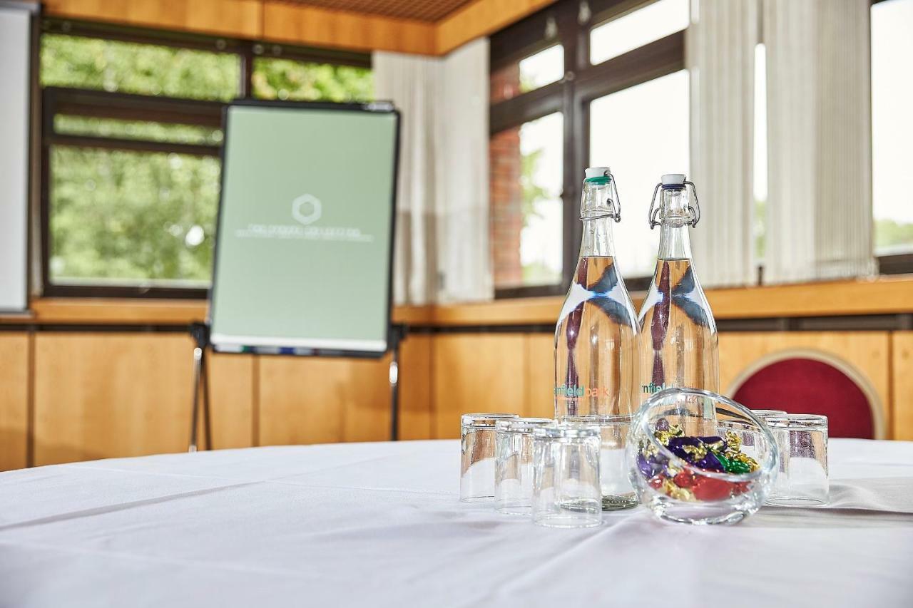 Yarnfield Park Training And Conference Centre Hotel Stone  Bagian luar foto