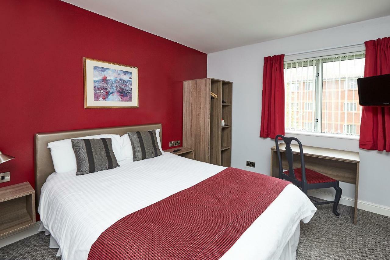 Yarnfield Park Training And Conference Centre Hotel Stone  Bagian luar foto