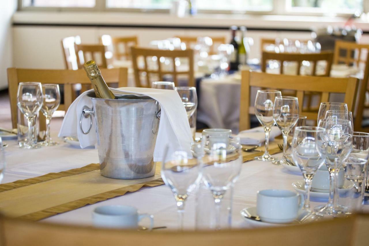 Yarnfield Park Training And Conference Centre Hotel Stone  Bagian luar foto