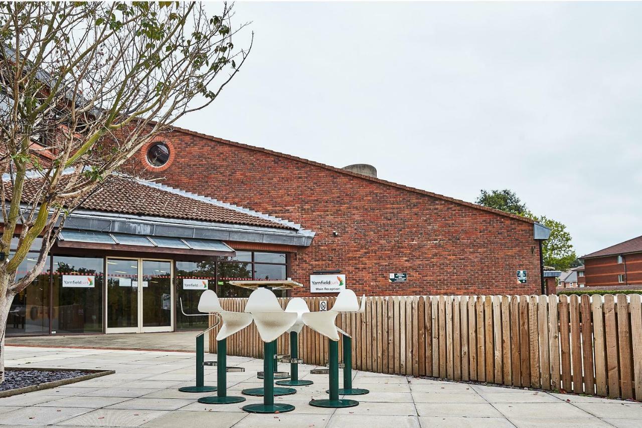 Yarnfield Park Training And Conference Centre Hotel Stone  Bagian luar foto