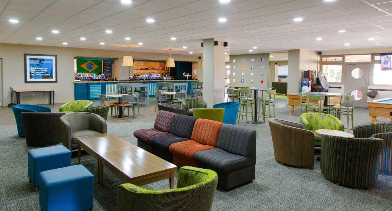 Yarnfield Park Training And Conference Centre Hotel Stone  Bagian luar foto