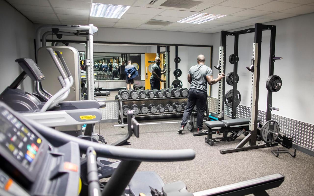 Yarnfield Park Training And Conference Centre Hotel Stone  Bagian luar foto
